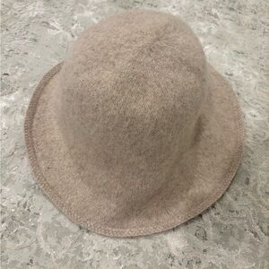 Universal Threads bucket hat